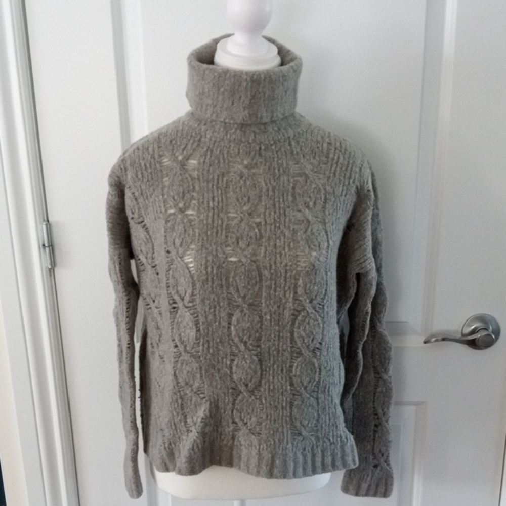 Anne Klein Heather Gray Cable Knit Sweater